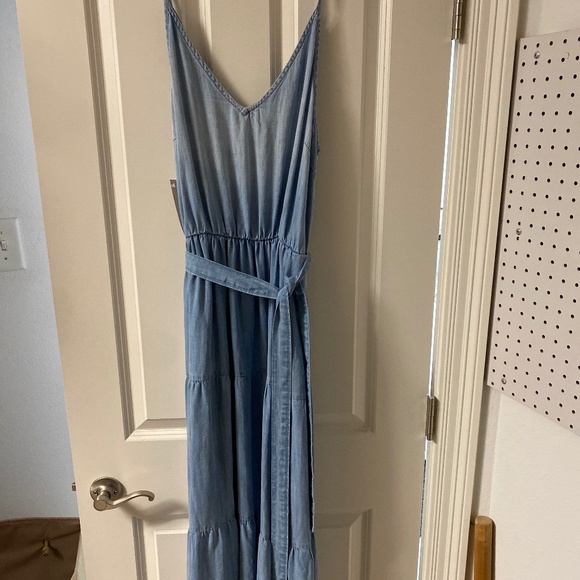 cloth & stone Dresses & Skirts - Cloth & Stone Chambray Maxi Dress